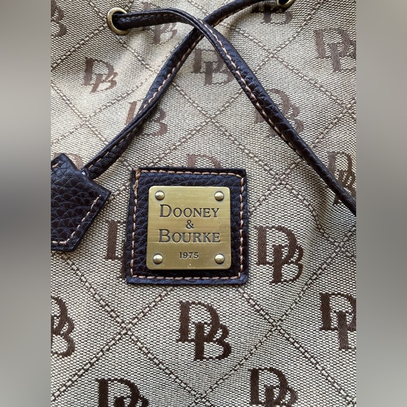 Vintage Dooney & Bourke Original Classic Brown and Tan Bucket Drawstring Purse - Picture 5 of 13